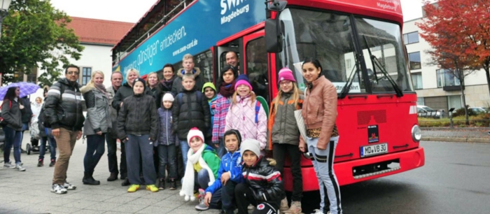 HMP patrocina excursión en vacaciones para los niños del banco de alimentos de Magdeburgo