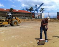 Einsatz des Leichten Fallgewichtsgerätes HMP LFG, Ausbau Containerhafen Manzanillo International Terminal, Panama, ASTM E2835-11